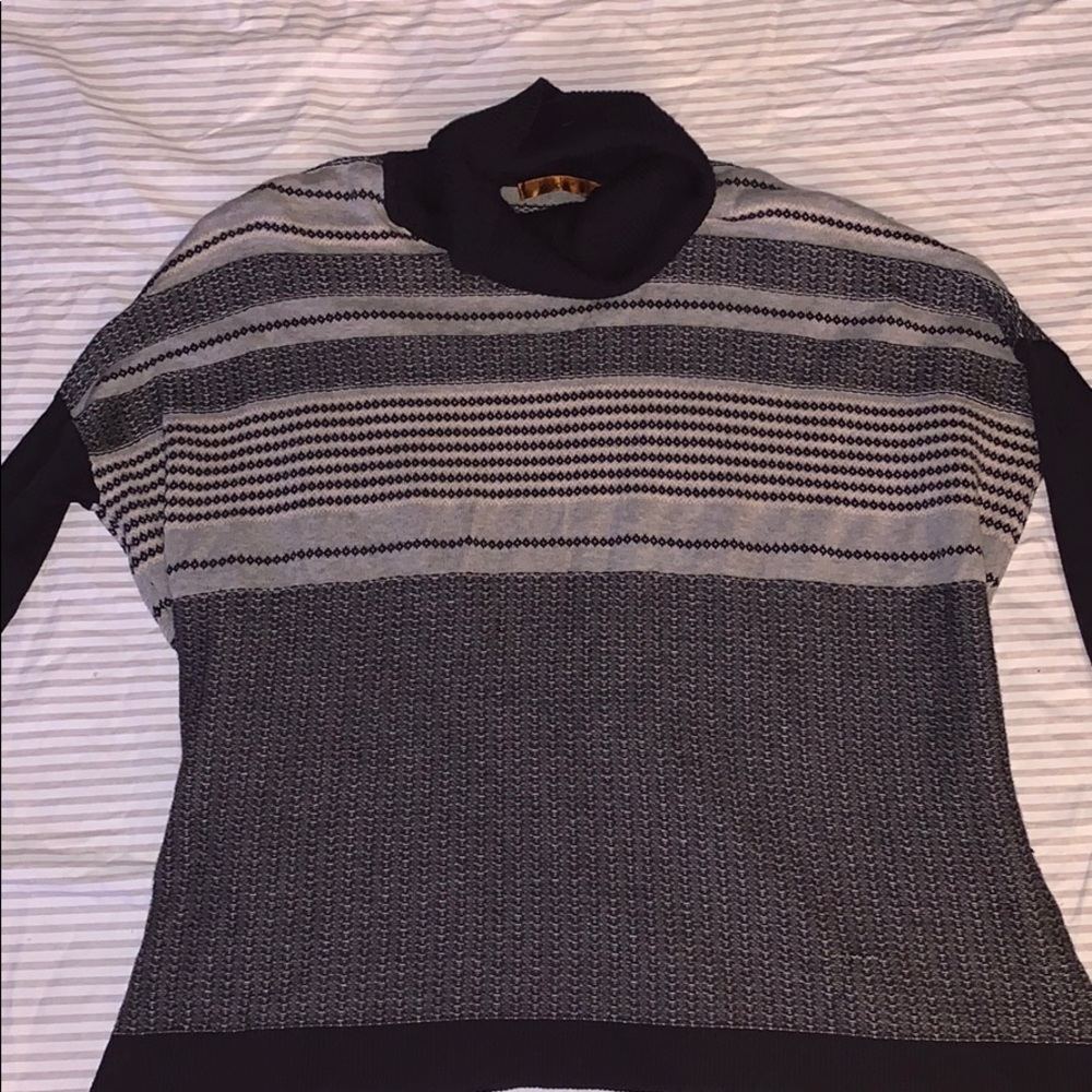 Belldini sweater size medium